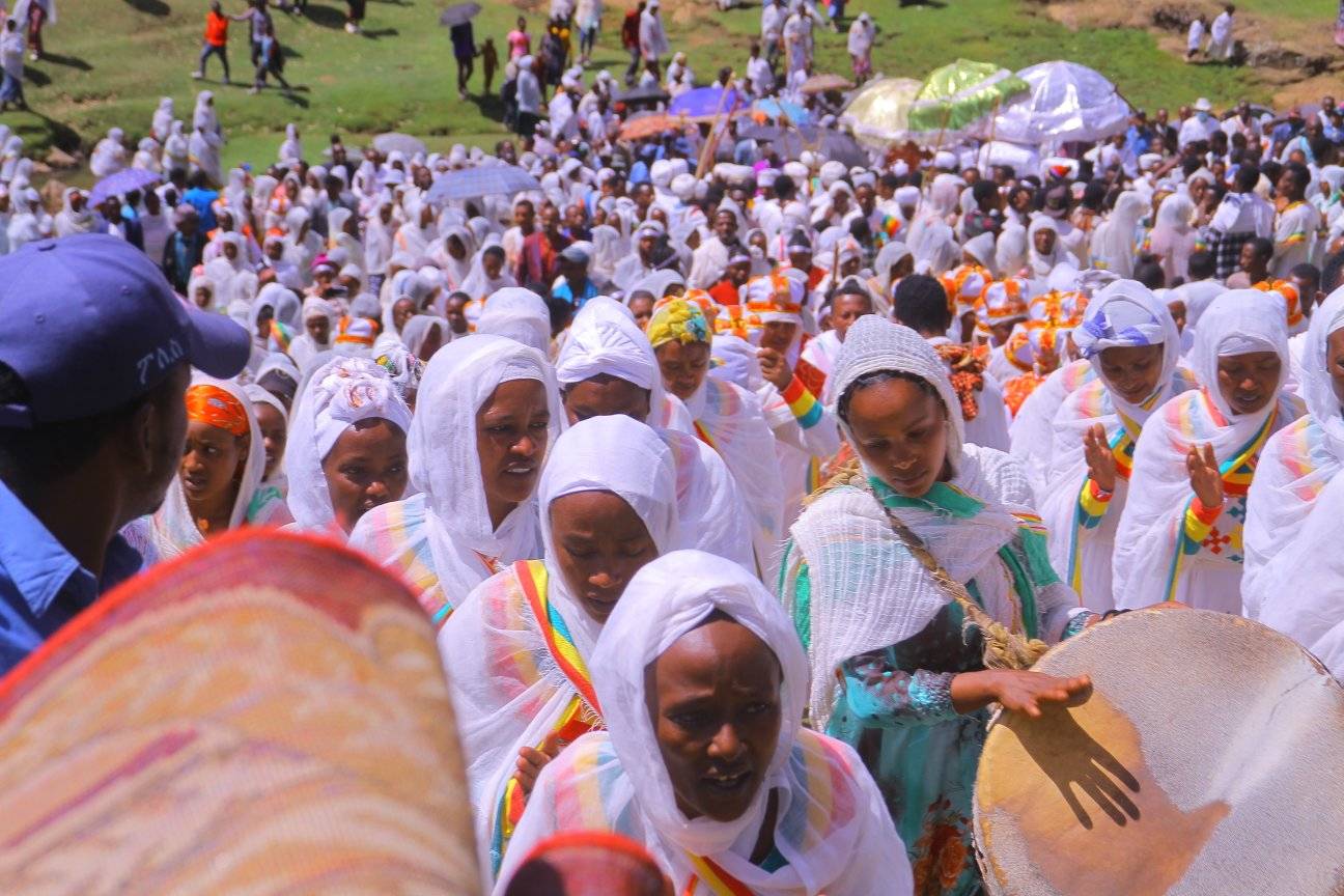 Kana Zegelila holiday